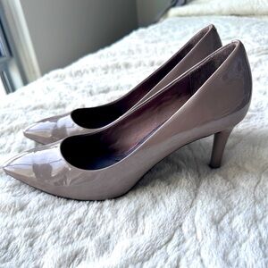 Rockport Total Motion Patent Leather Pump - Taupe 9.5/10